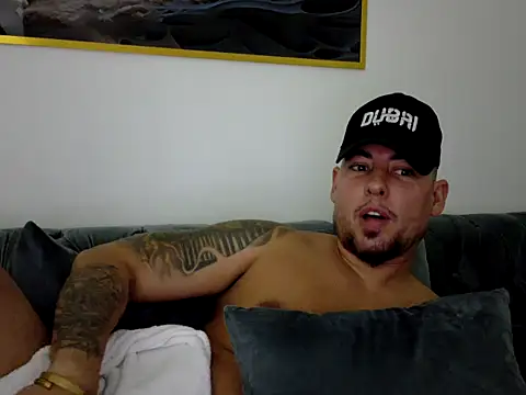 maximus888A online show from September 29, 1:55 am