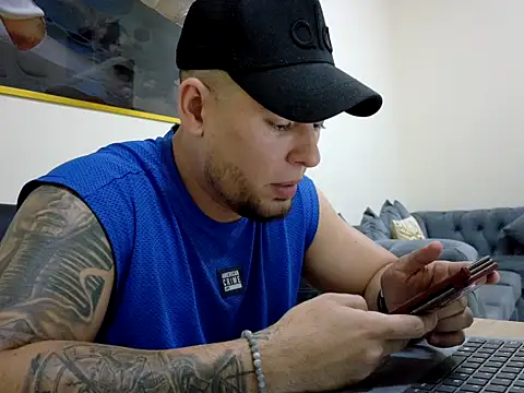 maximus888A online show from March 27, 8:19 pm