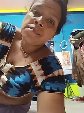 Snapshot of reya743 chatting on April 14, 4:57 pm reya743 online show from April 14, 4:57 pm