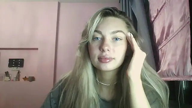 Snapshot of Soviraya chatting on September 28, 6:57 pm Soviraya online show from September 28, 6:57 pm