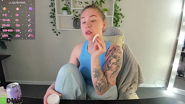 Elsie Cutties online show from November 3, 1:08 am