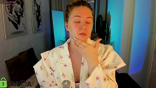 Elsie Cutties online show from May 4, 1:12 am