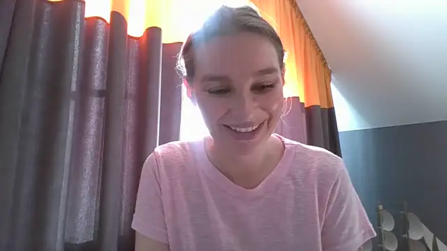 Snapshot of Kyrelina chatting on September 29, 7:57 am Kyrelina online show from September 29, 7:57 am