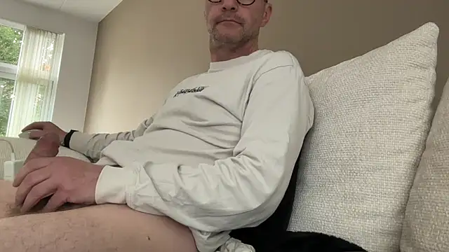 Snapshot of kinky_daddy chatting on September 24, 10:29 am kinky daddy online show from September 24, 10:29 am