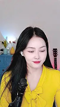 Snapshot of L--emon chatting on September 25, 11:25 am L--emon online show from September 25, 11:25 am