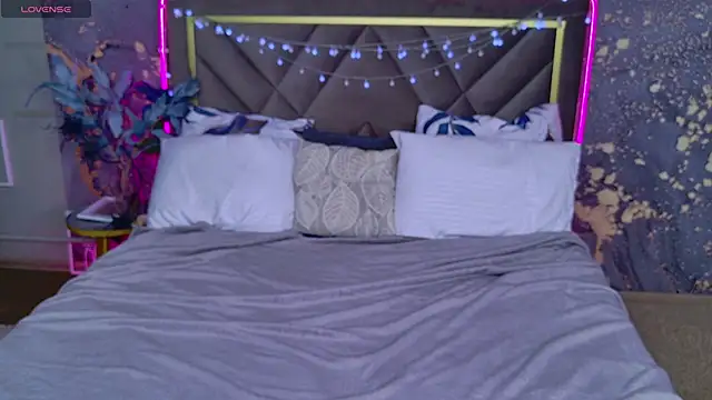 KellyHayden online show from October 1, 10:21 am