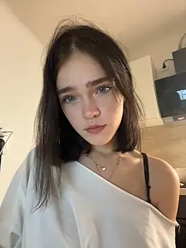 Snapshot of Evi_Dora chatting on September 27, 6:13 pm Evi Dora online show from September 27, 6:13 pm