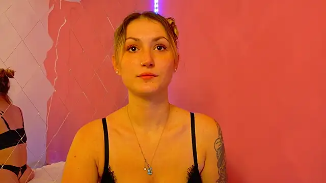 Anaayss  online show from October 20, 4:35 am