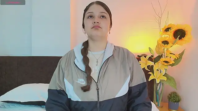 Krystal Heartss online show from March 20, 12:43 pm