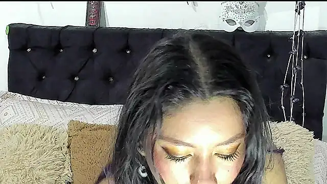 Snapshot of ValeryTatto chatting on April 16, 11:44 am ValeryTatto online show from April 16, 11:44 am