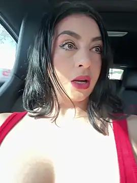 LlianneDiamond1 online show from December 13, 8:04 pm