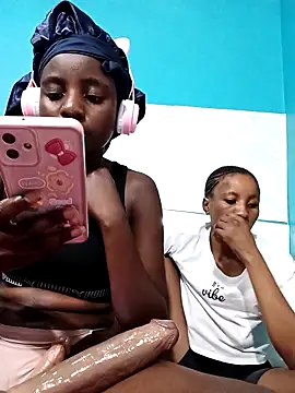 HotPetite 25 online show from February 3, 8:41 am