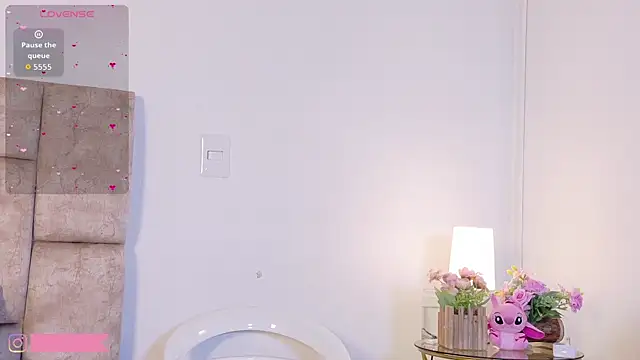 LunaOcampo  online show from December 3, 8:07 pm