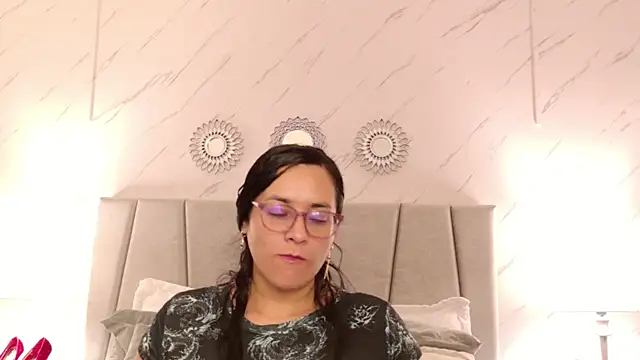 Michell Monet online show from May 4, 12:01 pm