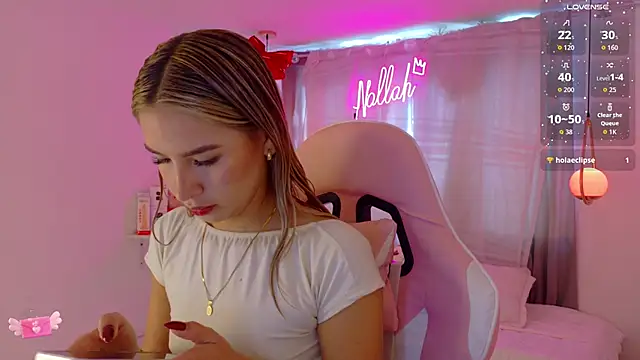 Snapshot of Nallah_ chatting on April 1, 1:34 pm Nallah online show from April 1, 1:34 pm