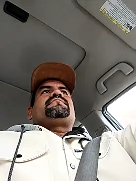 Snapshot of theking1_1 chatting on December 19, 3:52 pm theking1 1 online show from December 19, 3:52 pm