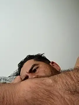 Snapshot of theking1_1 chatting on January 8, 5:10 am theking1 1 online show from January 8, 5:10 am