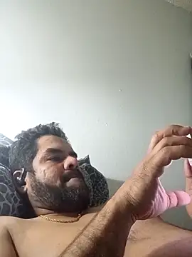 Snapshot of theking1_1 chatting on February 8, 4:38 am theking1 1 online show from February 8, 4:38 am