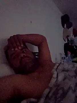 Snapshot of theking1_1 chatting on April 7, 12:11 am theking1 1 online show from April 7, 12:11 am