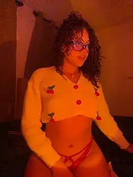 PrettyLia online show from March 25, 3:45 am