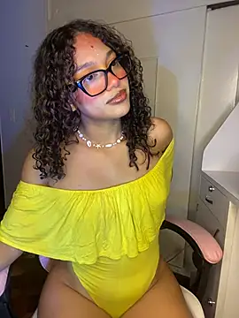 PrettyLia online show from March 29, 3:39 am