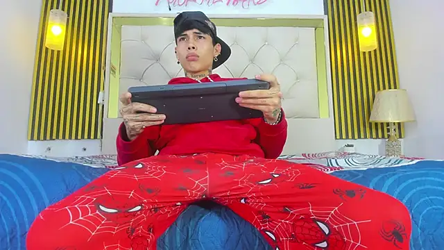 Snapshot of Tonny_Venom chatting on September 23, 12:24 am Tonny Venom online show from September 23, 12:24 am