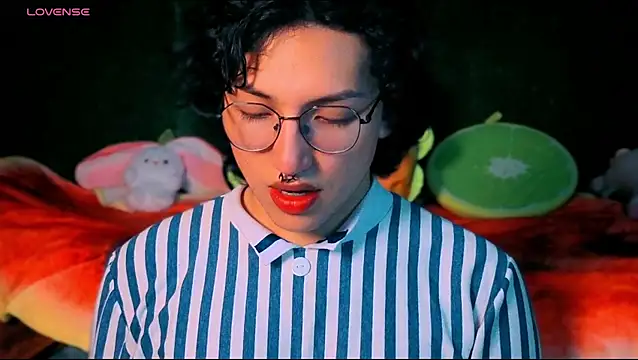 Snapshot of -BlueOpal- chatting on November 1, 7:27 pm -BlueOpal- online show from November 1, 7:27 pm