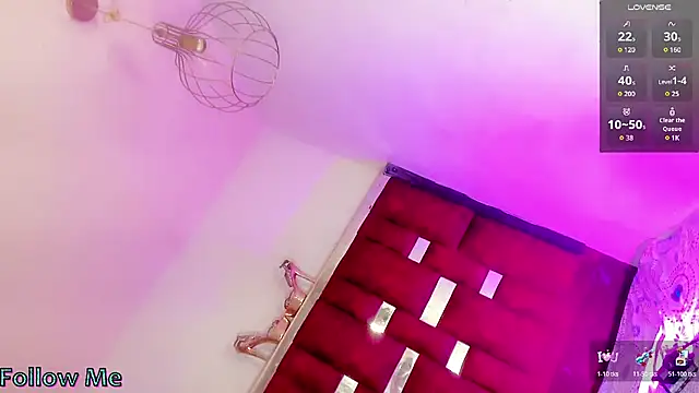 roxanawillts online show from March 27, 3:12 am