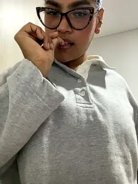 miiabrown18 online show from October 12, 4:55 am