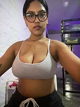 Snapshot of miiabrown18 chatting on April 10, 8:57 pm miiabrown18 online show from April 10, 8:57 pm