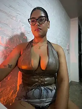 Snapshot of miiabrown18 chatting on April 18, 2:26 am miiabrown18 online show from April 18, 2:26 am