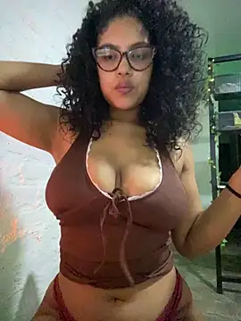 Snapshot of miiabrown18 chatting on April 22, 1:08 am miiabrown18 online show from April 22, 1:08 am