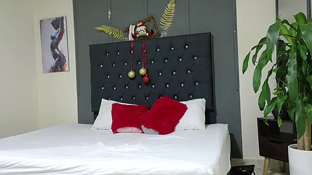 Kataaleya  12 online show from December 17, 11:49 am