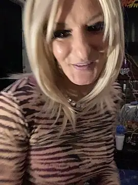 blondebarbiebae online show from January 8, 9:39 pm