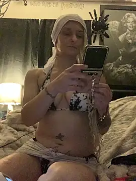 blondebarbiebae online show from May 25, 11:33 pm