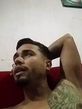 Snapshot of elmordelon14 chatting on April 1, 2:23 am elmordelon14 online show from April 1, 2:23 am