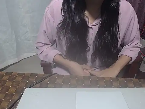 Snapshot of henakhan32 chatting on October 6, 5:27 am henakhan32 online show from October 6, 5:27 am