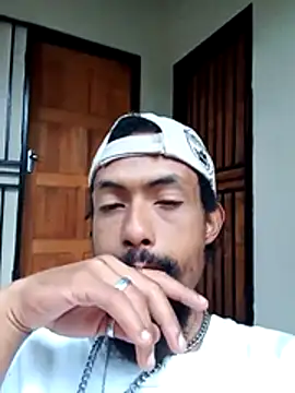 Snapshot of Goofygoody17 chatting on March 24, 8:41 am Goofygoody17 online show from March 24, 8:41 am