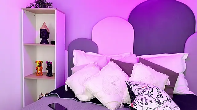 CamilaGomez149 online show from May 7, 8:25 pm