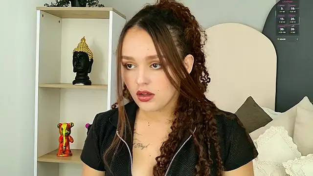 CamilaGomez149 online show from May 12, 7:55 pm