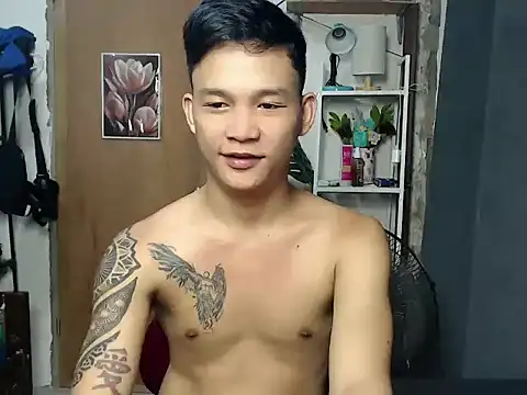 asianmonstercock05 online show from May 14, 10:27 pm