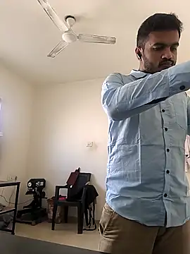 Snapshot of SilentTerr chatting on December 20, 9:38 am SilentTerr online show from December 20, 9:38 am