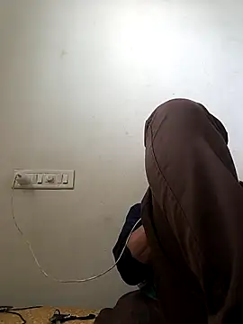 Snapshot of SilentTerr chatting on February 3, 9:14 am SilentTerr online show from February 3, 9:14 am