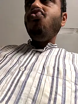 Snapshot of SilentTerr chatting on February 20, 8:05 am SilentTerr online show from February 20, 8:05 am