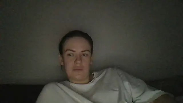 Veylonna online show from October 31, 6:42 pm