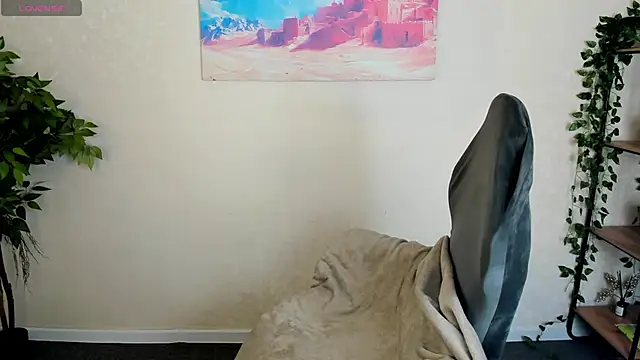 Al1ice Moures online show from March 19, 9:24 am