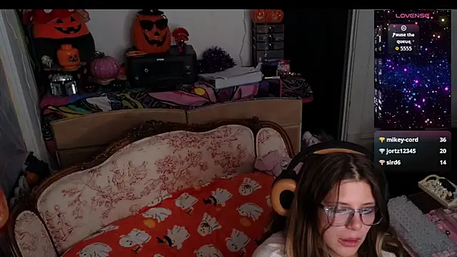 xofrankiefinexo online show from October 15, 6:13 am