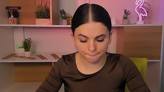 nicole muah online show from December 1, 7:57 am