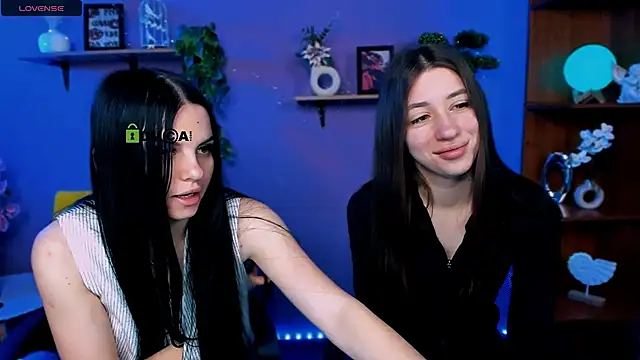 nicole muah online show from April 5, 11:40 am