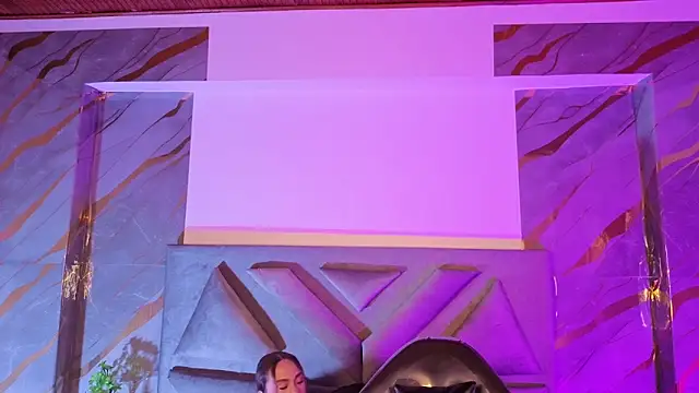 samycollens online show from April 1, 11:44 am